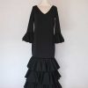 Traje de flamenca elástico negro volantes de capote